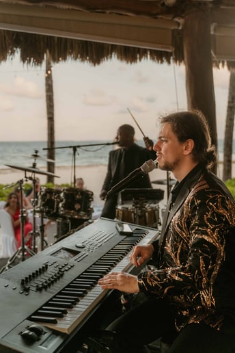 Gallery photo 4 of Flight of the Keys