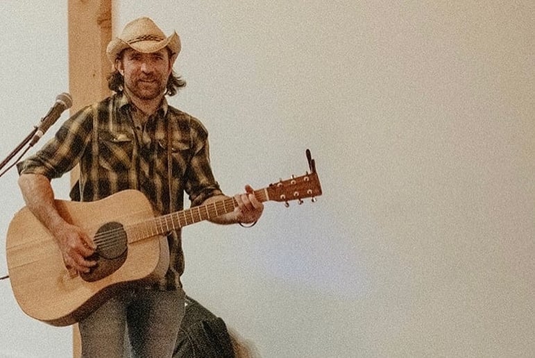 Gallery photo 1 of Sean DeLand (Radio Voyeur Band)