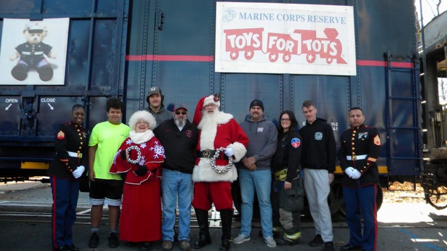 Gallery photo 57 of Seashell Santas