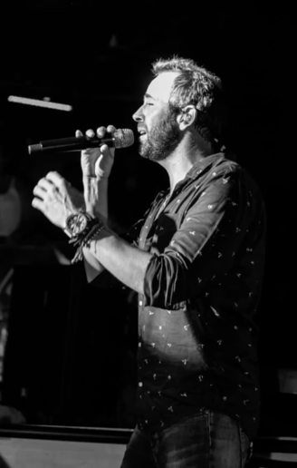 Gallery photo 3 of Serenata by Lucas Arnau