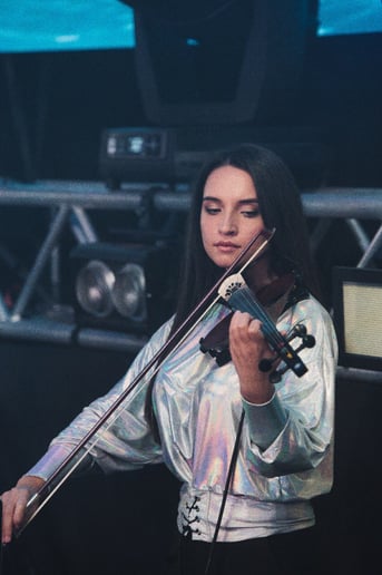 Gallery photo 1 of Serene Strings Violinist