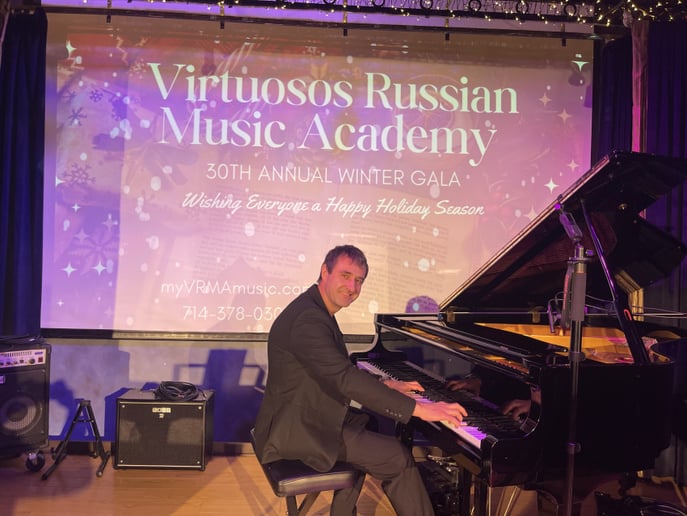 Gallery photo 3 of Sergey Kurmaev Pianist & Vocalist
