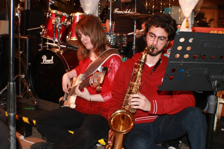 Gallery photo 1 of Session Musician