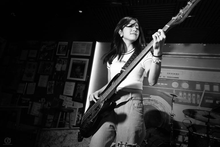 Gallery photo 5 of Session Player - Candy Z