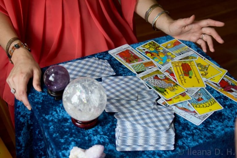Gallery photo 6 of Seven Diamonds Psychic Entertainment