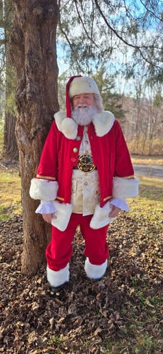 Gallery photo 1 of Seven Hills Santa