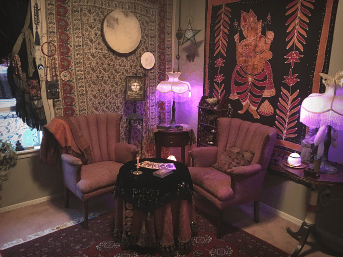 Gallery photo 2 of Seven Stars, Tarot reader/Deck designer