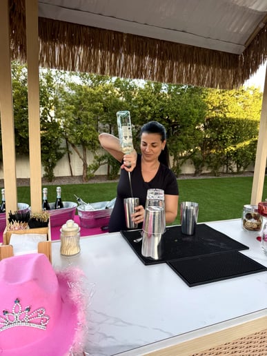 Gallery photo 1 of Shake It Off Mobile Bar
