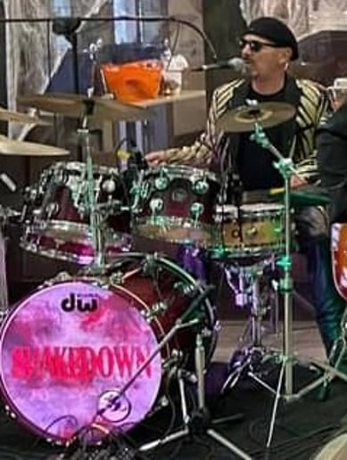 Gallery photo 1 of Shakedown