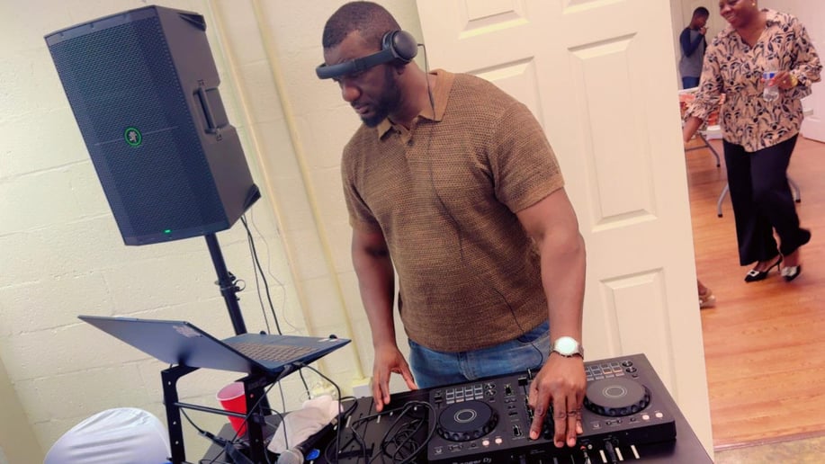 Gallery photo 7 of DJ Shama 