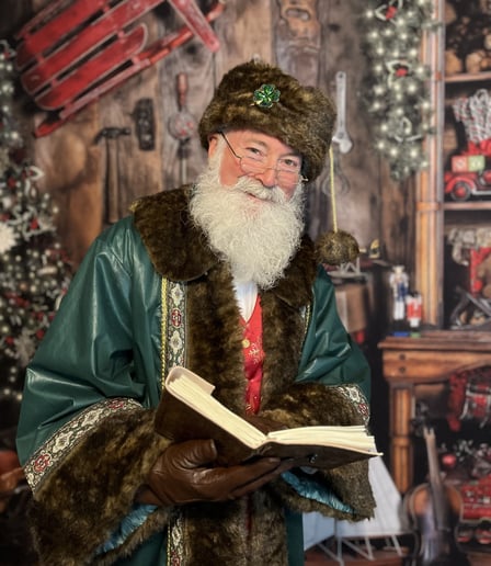 Gallery photo 1 of Shamrock Santa
