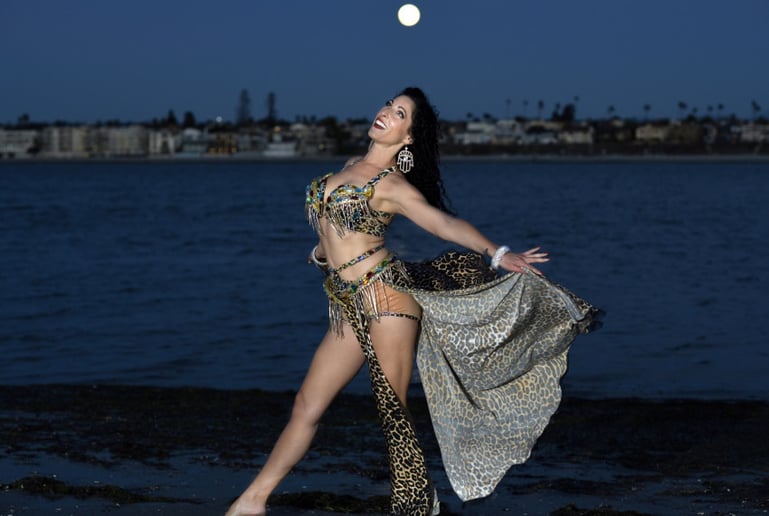 Gallery photo 9 of Shani Dance