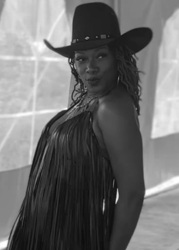 Gallery photo 2 of Shanon Harris