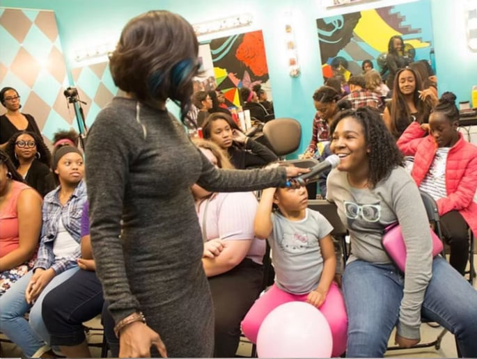 Gallery photo 3 of Shar Bates Show