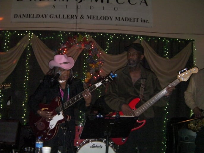 Gallery photo 7 of SharBaby