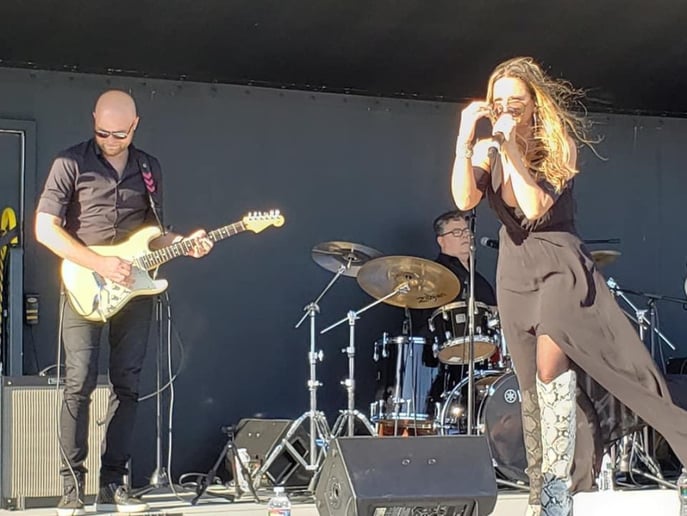 Gallery photo 5 of Shari Puorto Band