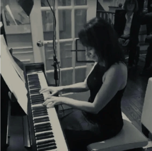 Gallery photo 6 of Shari Tallon Music