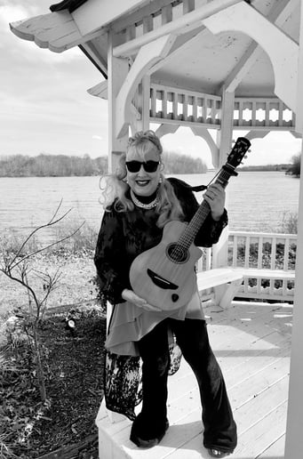 Gallery photo 11 of Sharon Luanne & the Tom & Jerry Band