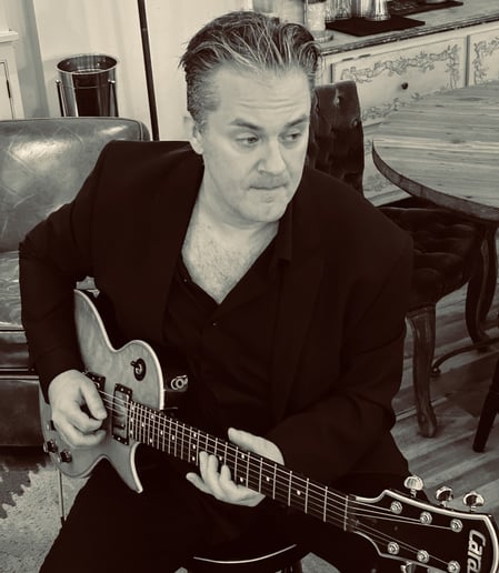 Gallery photo 3 of Shaun Dougherty guitarist