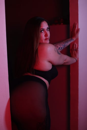 Gallery photo 1 of Shianne