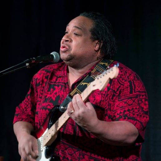 Gallery photo 10 of SHIMI The Entertainer
