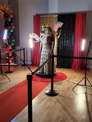 Gallery photo 1 of Shine Bright 360 Photo Booth