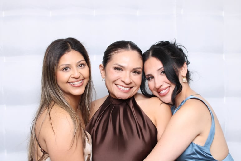 Gallery photo 1 of Shine Bright Photo Booth