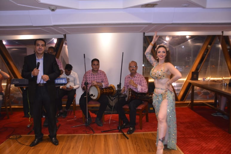 Gallery photo 1 of Shining Belly Dance