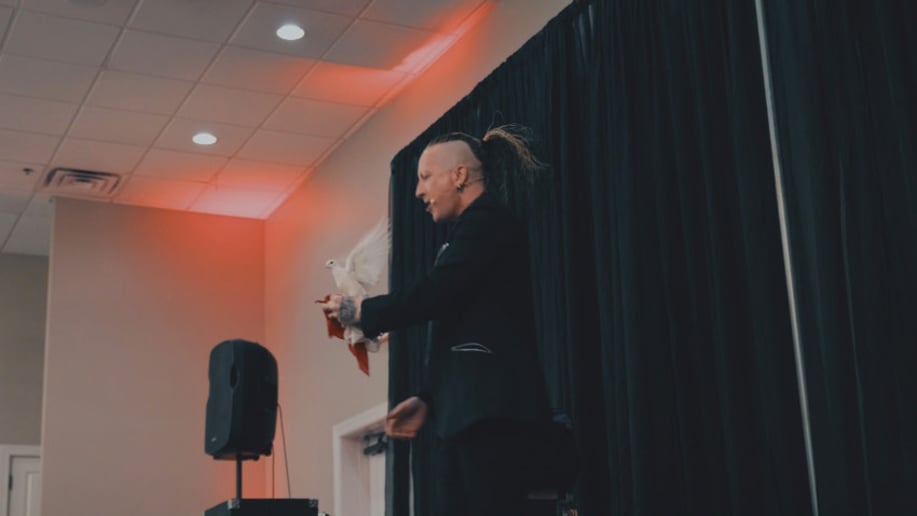 Gallery photo 10 of Magician Dan Sperry