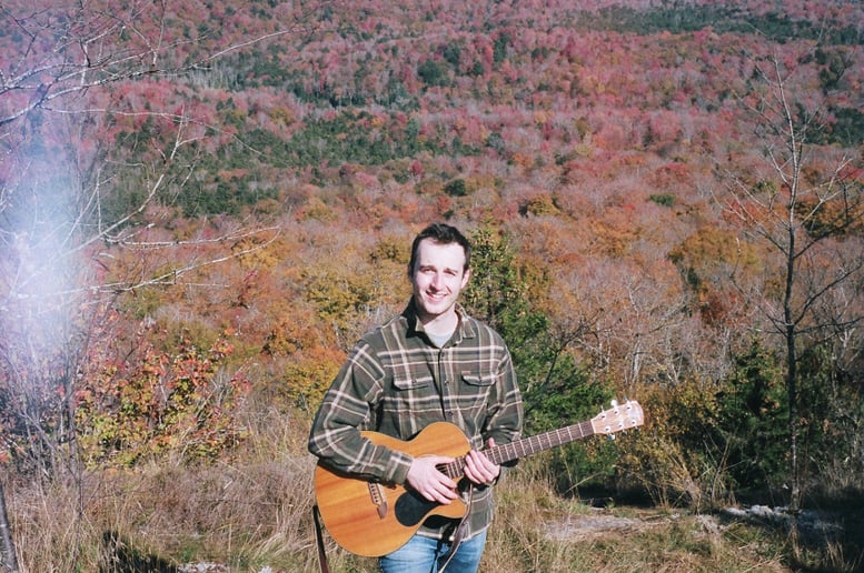 Gallery photo 8 of Michael Shofi - Singer Guitarist