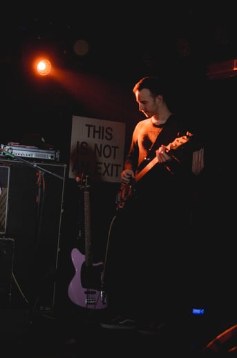 Gallery photo 10 of Michael Shofi - Singer Guitarist
