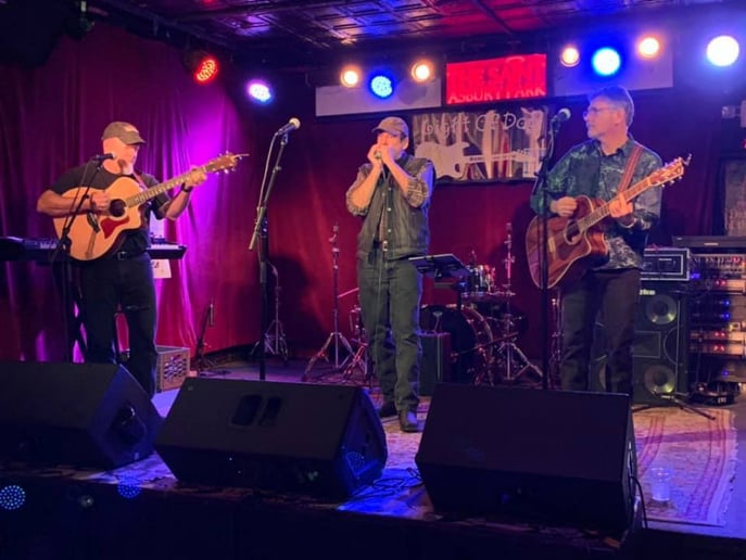 Gallery photo 5 of Tommy B & the Deep Blue Sea