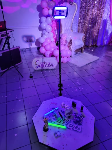 Gallery photo 1 of Shot Kallers 360 Photo Booth Rental