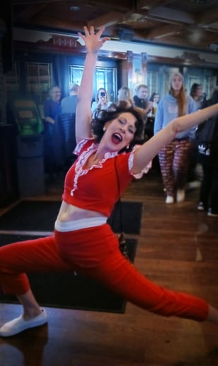 Gallery photo 7 of The Singing Showgirl