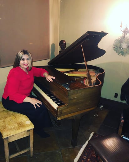 Gallery photo 7 of Shushana pianist