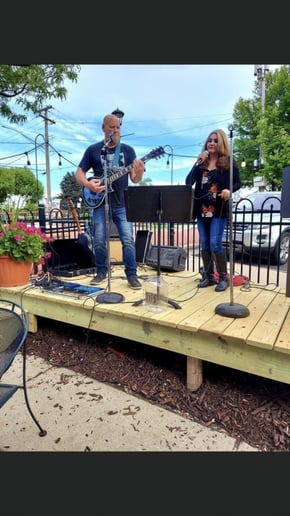Gallery photo 2 of Side By Side acoustic duo