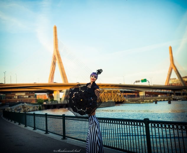Gallery photo 2 of Siena Moon - Circus Artist