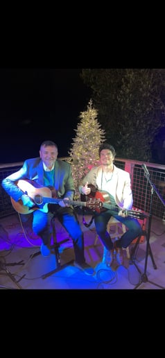 Gallery photo 7 of Sierra: An Acoustic Experience