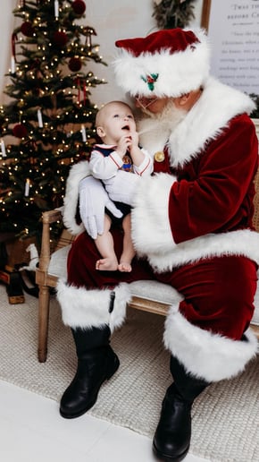 Gallery photo 9 of Sign Language Santa