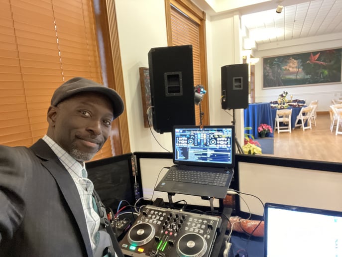 Gallery photo 5 of Sihbus Dj Service