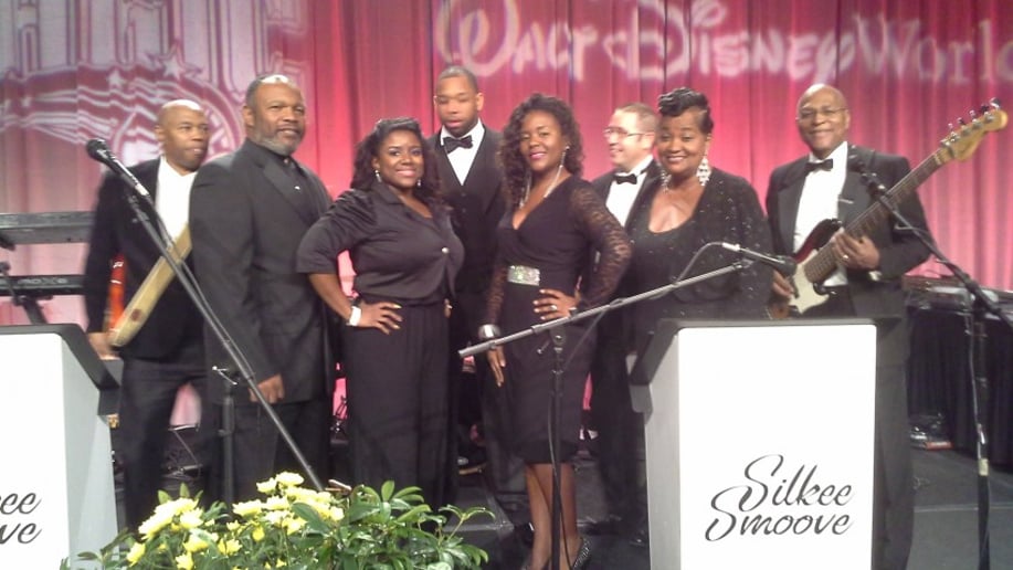 Gallery photo 1 of Silkee Smoove Band