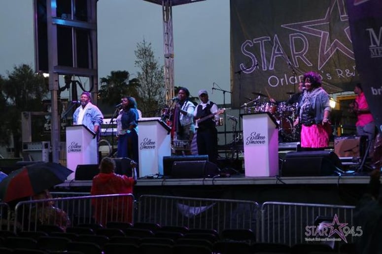 Gallery photo 4 of Silkee Smoove Band