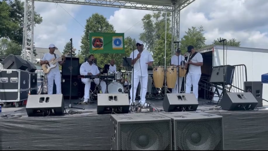 Gallery photo 1 of Silky Soul Band- Maze Tribute Band