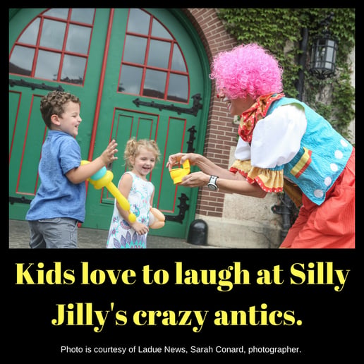 Gallery photo 2 of Silly Jilly the Balloon Artist