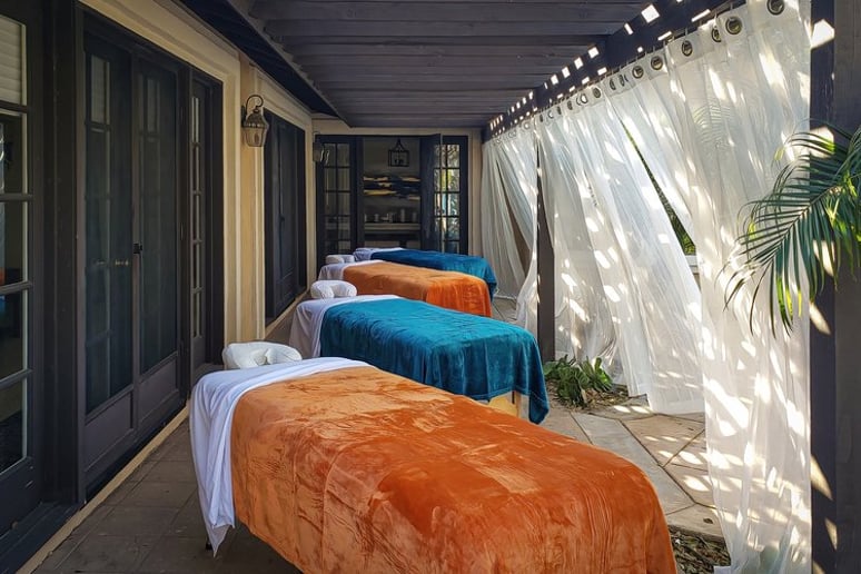 Gallery photo 2 of Silver Liner Mobile Massage Studio