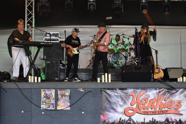 Gallery photo 6 of Silver Springs  Fleetwood Mac Experience