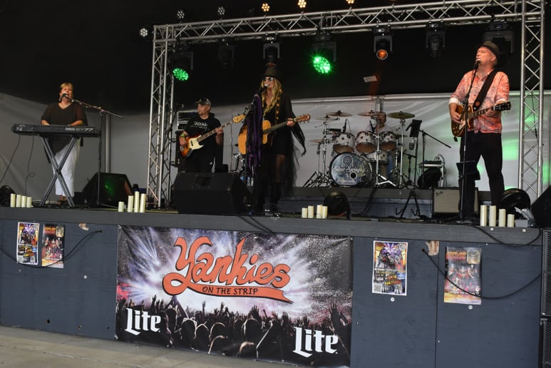 Gallery photo 9 of Silver Springs  Fleetwood Mac Experience