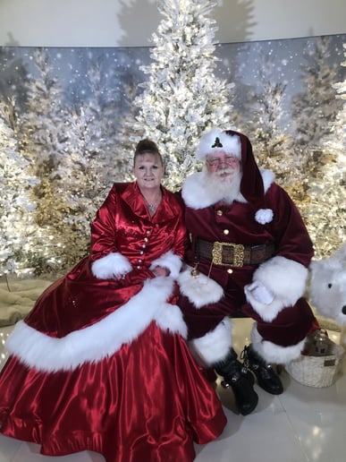 Gallery photo 10 of Silver Star Santa