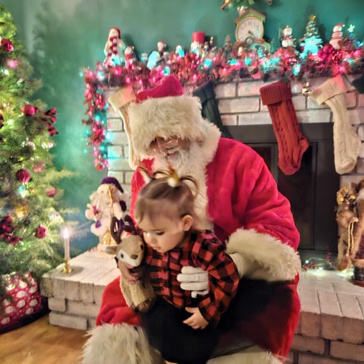 Gallery photo 6 of Capital City Santa