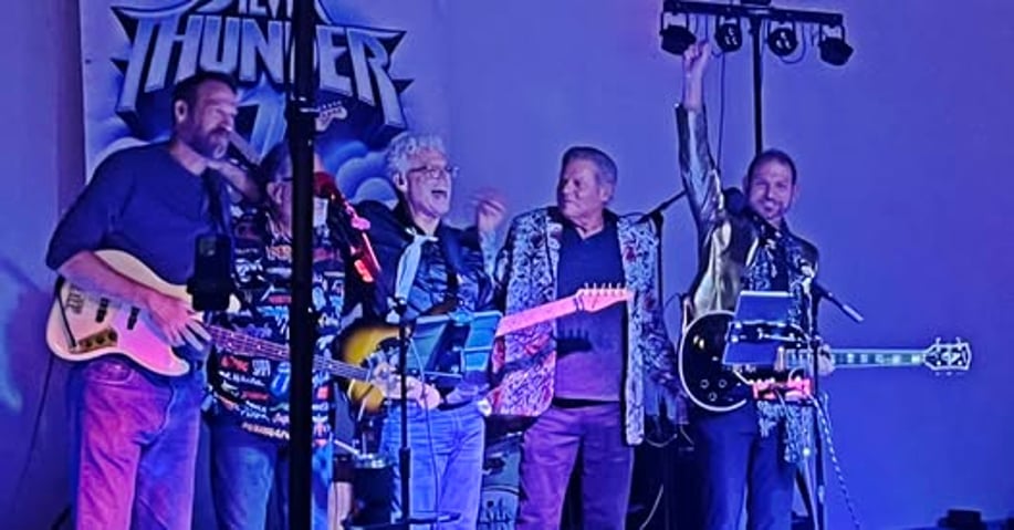 Gallery photo 2 of Silver Thunder Band